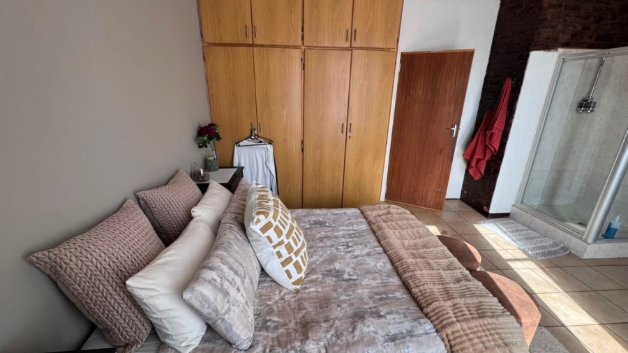5 Bedroom Property for Sale in Royldene Northern Cape